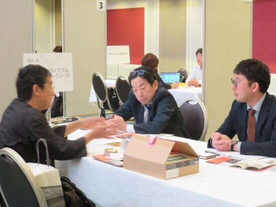 我が社の商品売り込み市