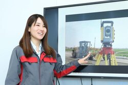 アクティオ写真（女性営業職） .jpg